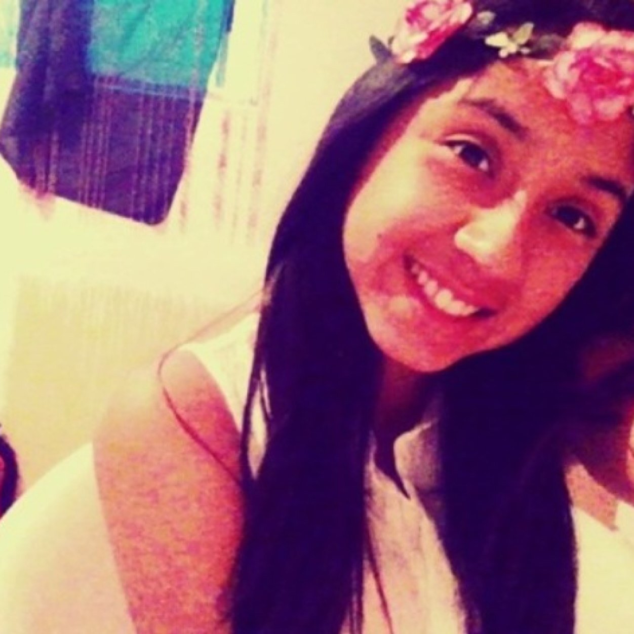 Hi im #belieber justin bieber is my everthing, i follow back 100% (;