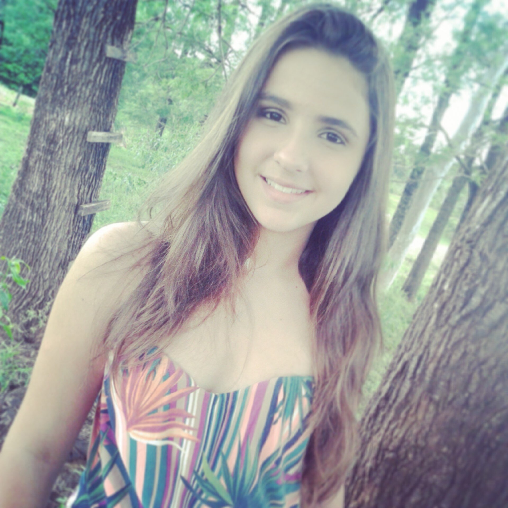 Nas conversas vazias que já tá cansada de escutar? Pra que se enganar? Ele não vai mudar, ele não vai mudar.♪♪