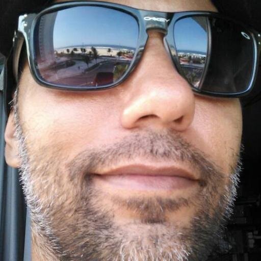 Filho,Irmão,Pai,Marido de uma mulher foda,Conservador,Cristão e Patriota.
Son,Brother,Father,Husband of a badass woman, Conservative, Christian and Patriot.
