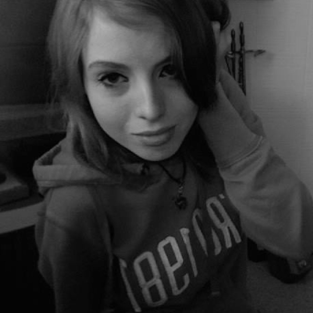 MadiSecretxoxo's profile picture. name: Madi
hobbies; trolling, facebooking, performing, socializing, games, texting 
bday April 26, 1999 
favorite color; RAINBOWWW