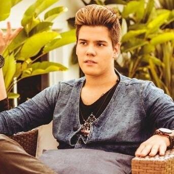 ´´Ficaria com você bem mais bonita``