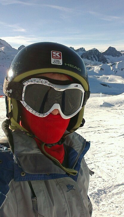 daveDLT's profile picture. Swansea University. WUOTC. Computer science. Kiteboarding. instagram _daveyt_