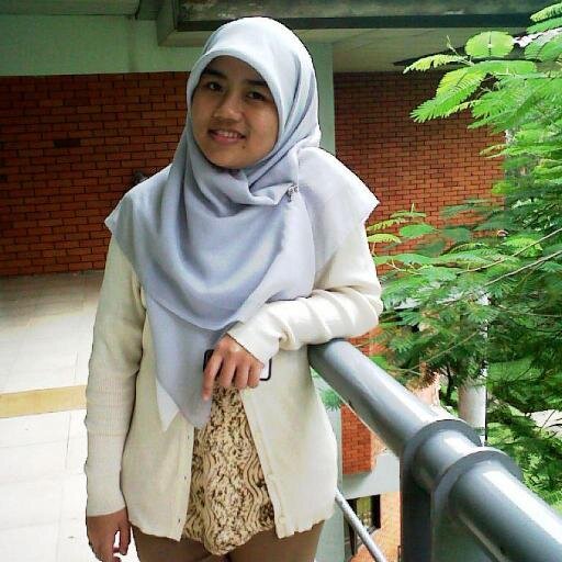 Hal terindah ialah saat orang disekitar kita nyaman, bahagia bersama kita dengan senyum dan tawa, saling berbagi dan berguna bagi sesama | Accounting, FEUI 2012