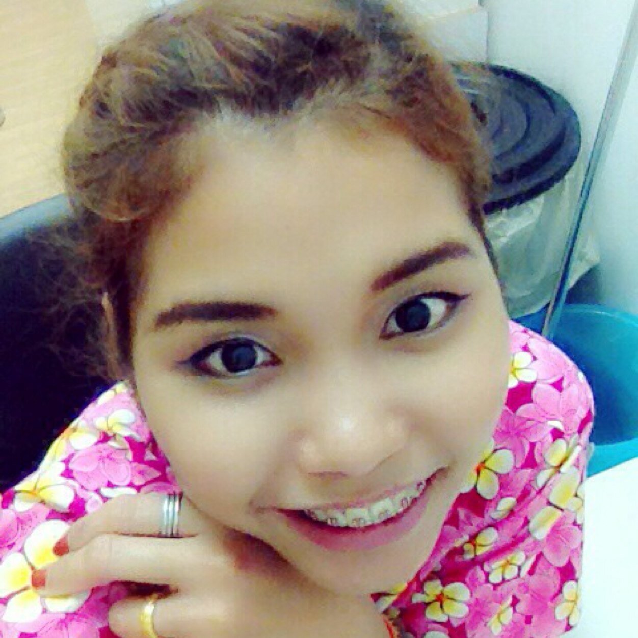 PloyNongploy33's profile picture. ที่คิดถึงเพราะรักเทอใช่ไหม. ที่อ่อนไหวง่ายดายก็เพราะรักเทอจริงๆ ก็ไม่เคยรู้ตัวว่ามันเกิดขึ้นจริง......