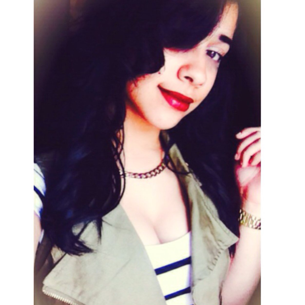 Model | Employeed | Senior | Single. Beauty gets the Attention.. Personality gets the Heart