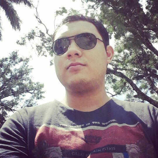 chinesefong's profile picture. Enjoying the life 'cause it is too short. #tryingtochangetheworld