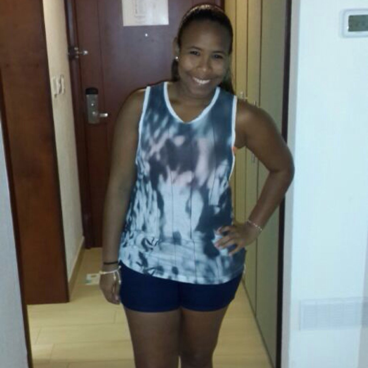 ElyFnts's profile picture. Hello helloo soy Elizabeth, de Panamá, tengo 21 añitos, me gusta ir de compras, me encanta la RUMBA, me facina la playa y AMOOO a mi paisssss XD