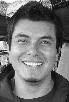 Amante de la música, béisbol, automovilismo ,del teatro,de Dios y de la vida, buen hijo, hermano y amigo...!!!