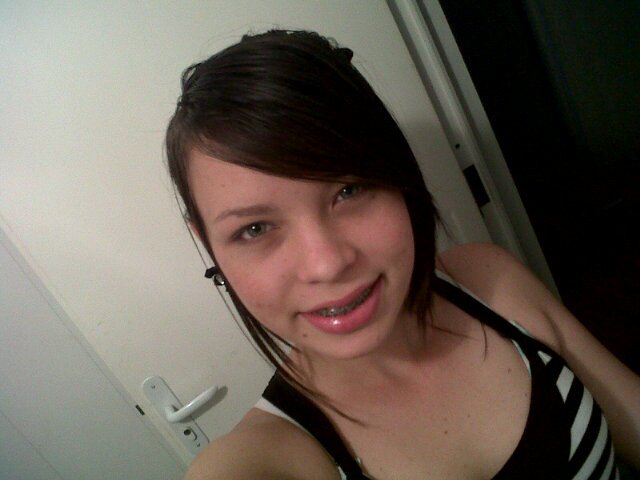 soy una chica muy amigable a q algunas personas dicen que soy odiosaa y sii pero soy muy chevere  me mg mucho la musica