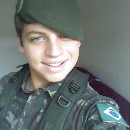 “Tô me afastando de tudo que me atrasa, me engana, me segura e me retém. Tô me aproximando de tudo que me faz completo, me faz feliz e que me quer bem.”