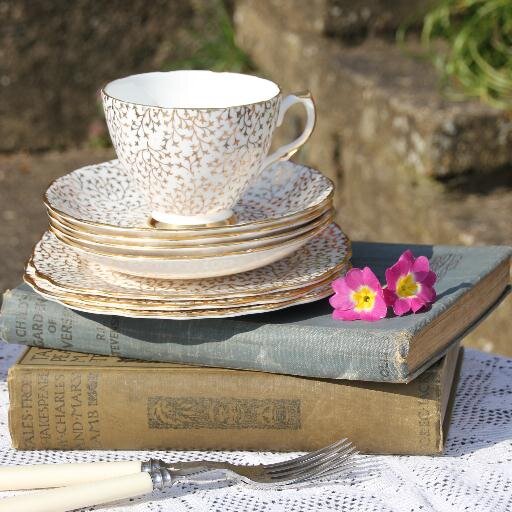 Fabulous vintage crockery and accessories for hire in Yorkshire. Weddings to afternoon teas and everything inbetween! We love vintage! http://t.co/8oncr2EZ49