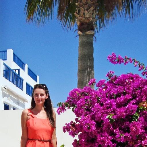 IzzieTravel's profile picture. Aspiring world traveler and blogger. Passionate about food, culture, foreign languages and yoga.