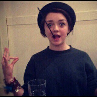 Elasticc2's profile picture. انا ثريه ۆ املك من المال مايصلح حفرات السعوديه ..