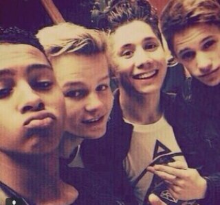 Rein is nu officieel een eenhoorn, gewoon omdat eenhoorns schattig zijn x