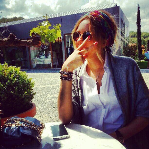 bernaa_sen's profile picture. 'yok bişey' laf mı ki, var birden çok biliyoruz...