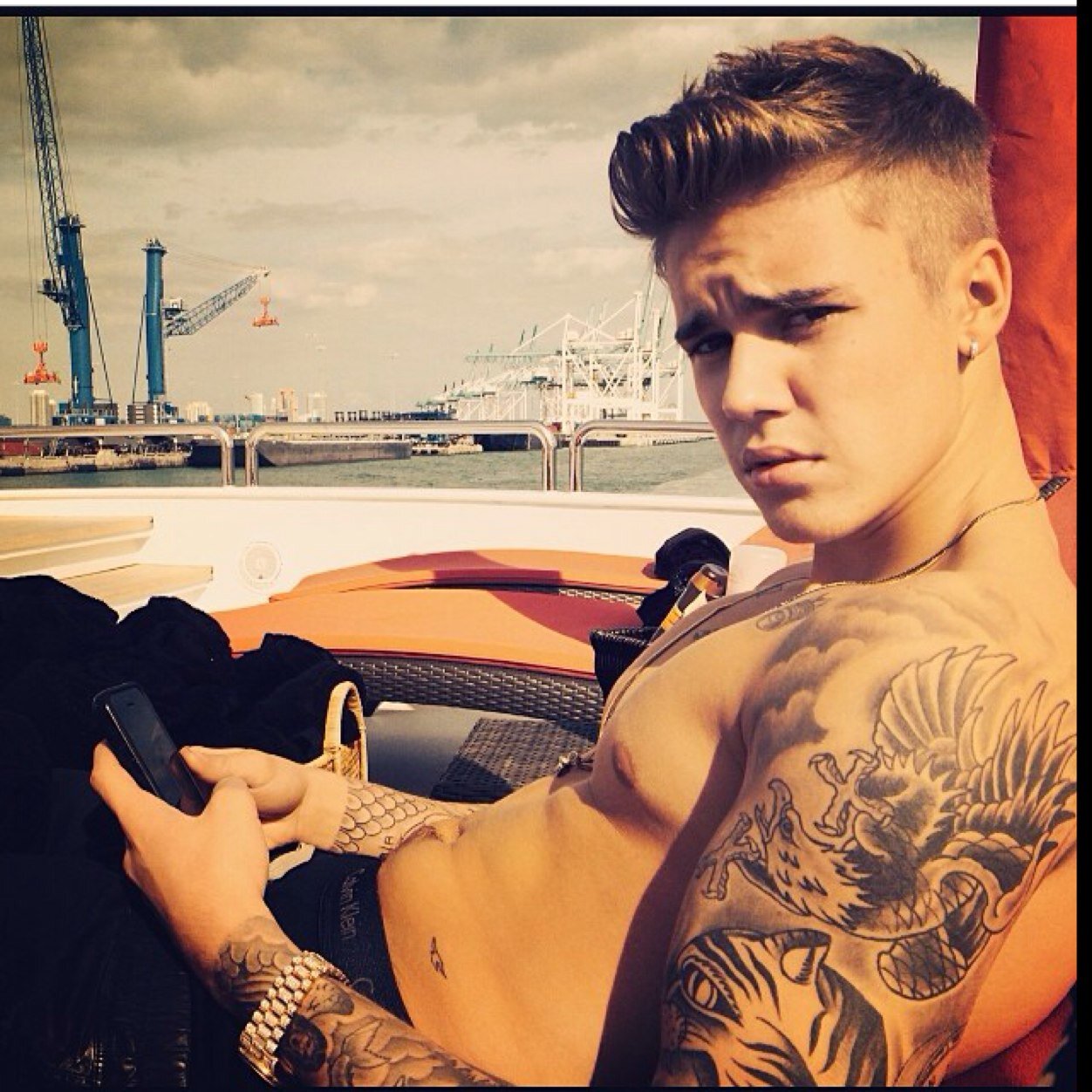 B=believe I=in E=everything B=because E=everything's R=reachable I AM A BELIBER AND I AM PROUD OF IT, follow if you love justin bieber or if you are justin! :D