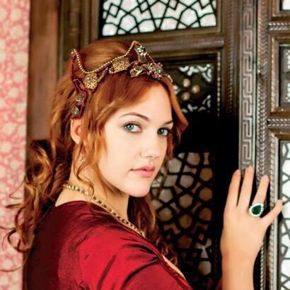 Ben Haseki Hürrem Sultan.Kanuni Sultan Süleyman'ın eşi.Annesi Mehmed,Mihrimah,Abdulah,Selim,Bayezid ve Cihangir.