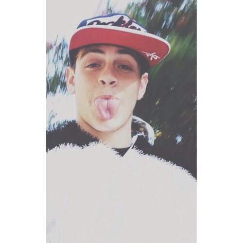✽hey love, can you follow @skipspidybeau please, cause she gave you this free follow✽