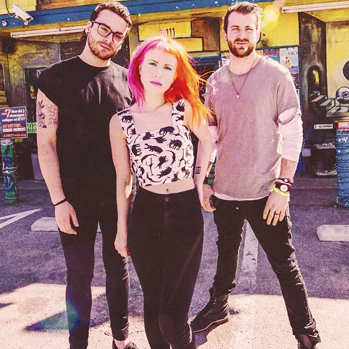 We're a Paramore's fanbase from Spain. Spain loves @paramore. Facebook: http://t.co/ztiRwN9CQd Instagram: http://t.co/LXFuyhxY80