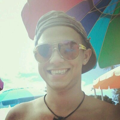 Manatí,Puerto Rico-USA ○♌Leo●Age:21Ψ(Student of Psychology)○UNE ●I'm Black Belt in TaekWonDo○Kik: dasi25 ●Falo portugués○I ♥ mythology, especially Gree