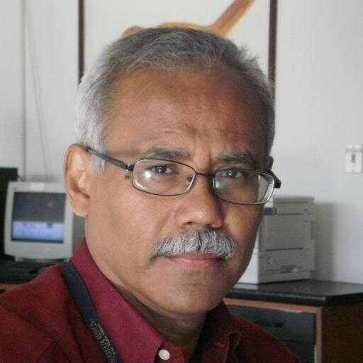 Homo sapiens maduro, Biólogo y PhD en Genética. Profesor de Bioquímica de la Facultad de Medicina. Universidad Central de Venezuela (UCV).