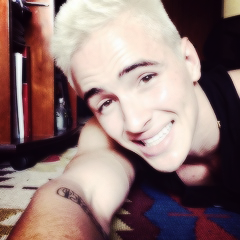 FlyFeels's profile picture. (...) ''Maybe it's just the way you lead the crowd.''