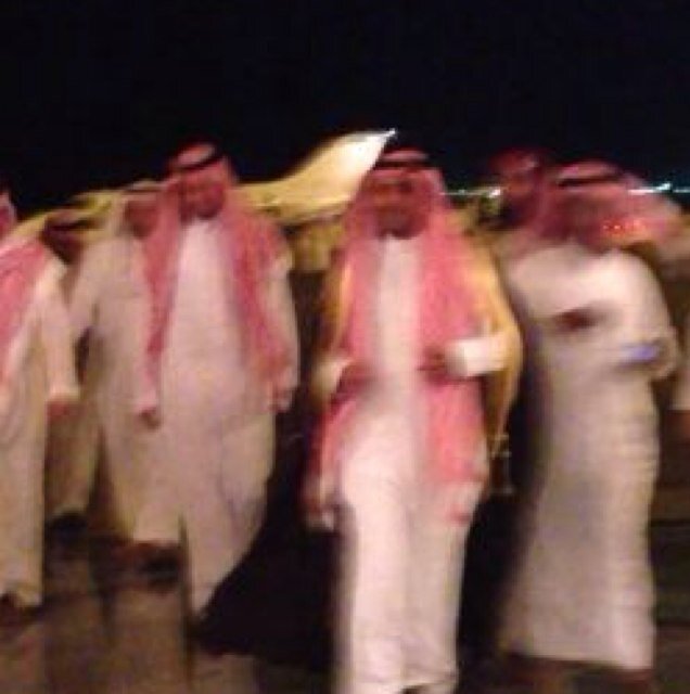 رجل اعمال سعودي ... الله ثم المليك والوطن ... أهل السنه خط أحمر .... الرياض .. باريس .. دبي .. المدينه