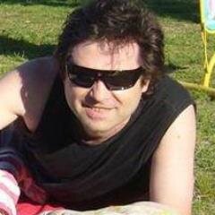 Mitacarcam's profile picture. 🦁Aún me tiembla el silencio de tus ojos... que me besa... que me escarba el alma...