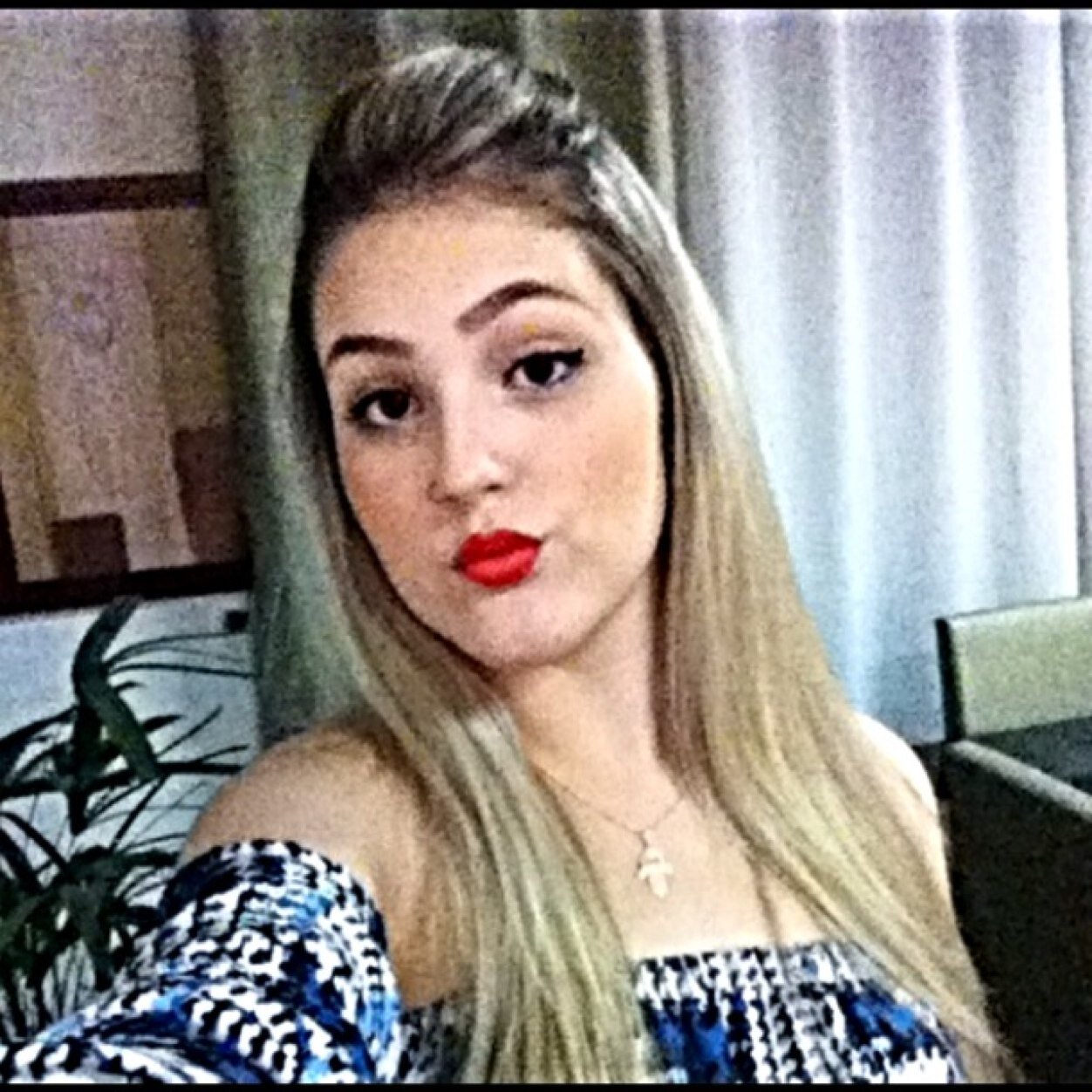 Vamos viver tudo que há pra viver,temos tão pouco tempo!        Insta; isaschiavi_