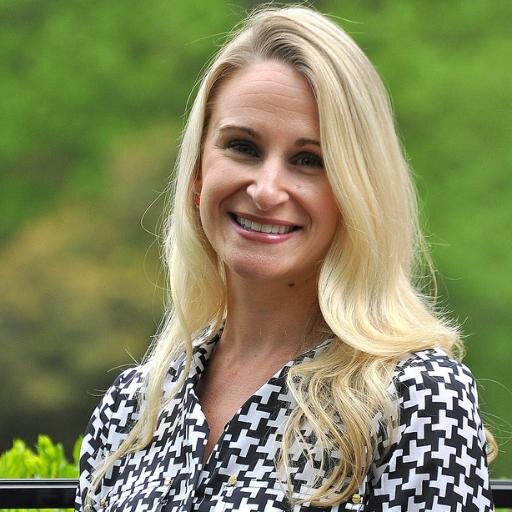 Healthcare recruiter / Director with ProCare Therapy.  Married to Tyler Morris and mom to our fur baby, Attie.