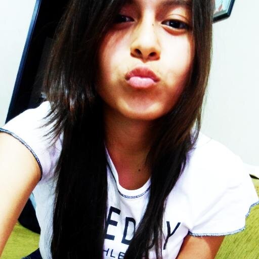 Y de repente, llega esa persona que rompe todos tus esquemas & te saca una sonrisa con la mas mínima tontería♥