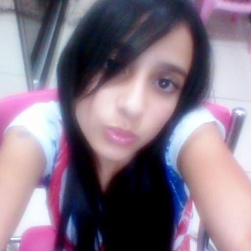 Amo canta,joga futebol,strogonoff,...            Sou muito vaidosa. S2