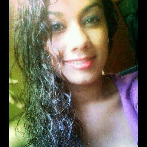 Es muy dificil hablar de uno mismo, pero yo me defino como una persona sensible, humilde y susceptible 3.!*