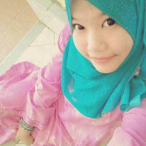 a camwhore bitch person,fat,love to sleep and eating,dont judge me !!wechat id=bee_nano