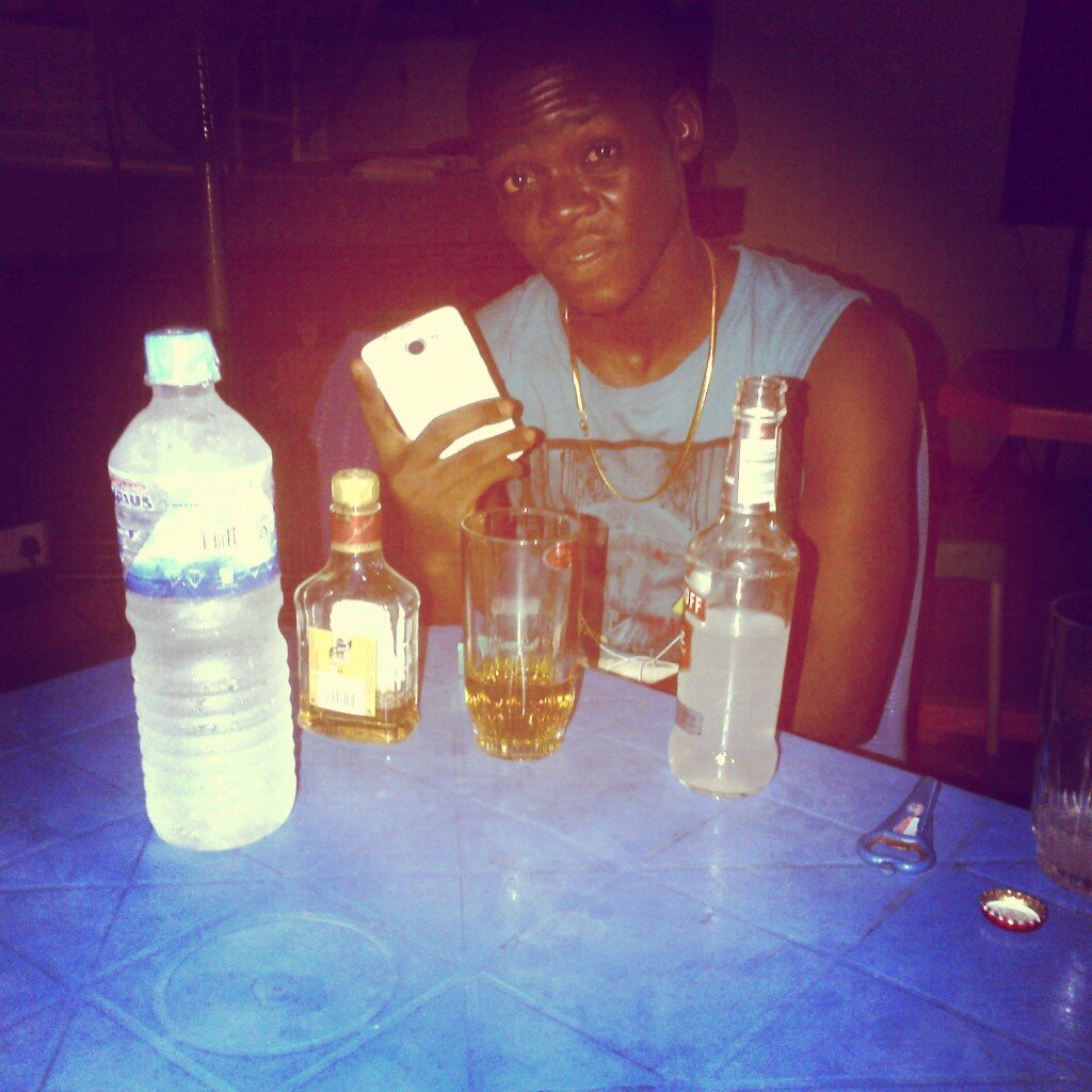 I̶̲̥̅̊  am gud lukn nd lyk τ̅☺ meet people all over T̶̲̥̅̊h̶̲̥̅̊e̶̲̥̅̊ world,bt all  I̶̲̥̅̊  hate is lie