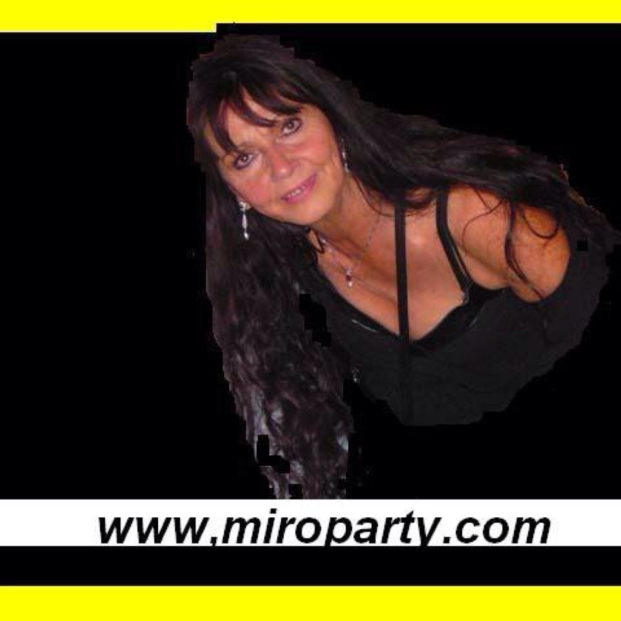 ORGANIZZATRICE EVENTI ..........
            http://t.co/yayWXiRXjS