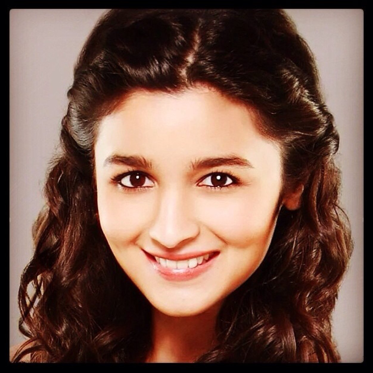 Alia Bhatt (AliaBhattFans) Twitter