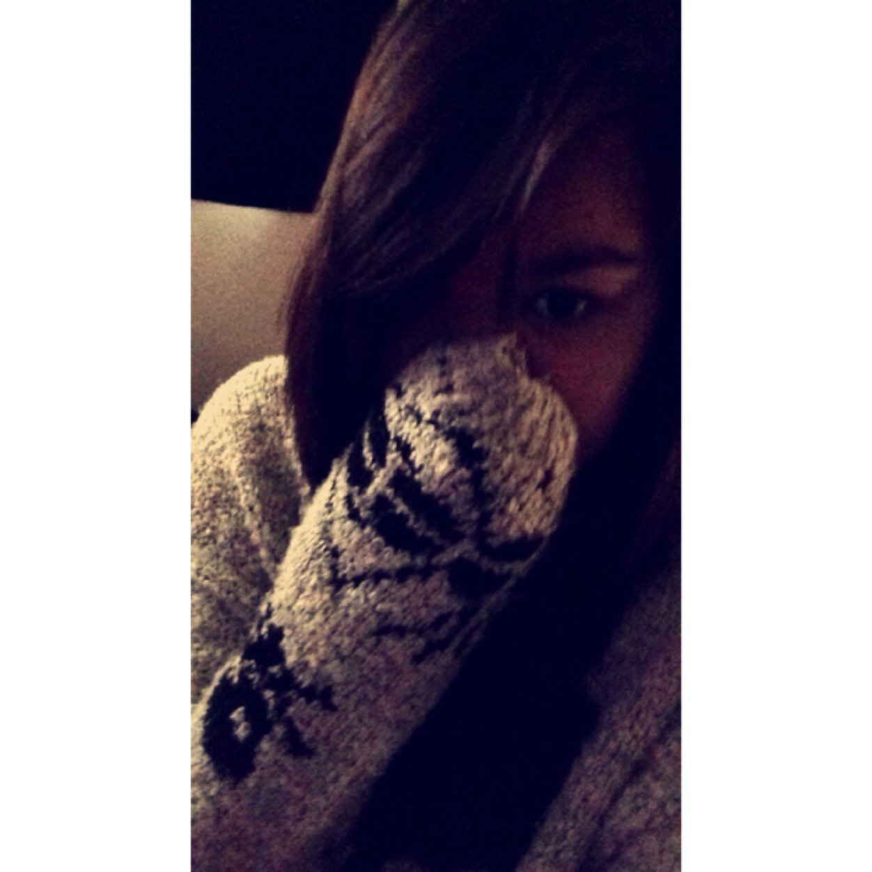 Im 13
I like to sing 
I have instgram~kitty_bug
I have kik~nightcore_93 
I love magcon boys 
Follow for a follow