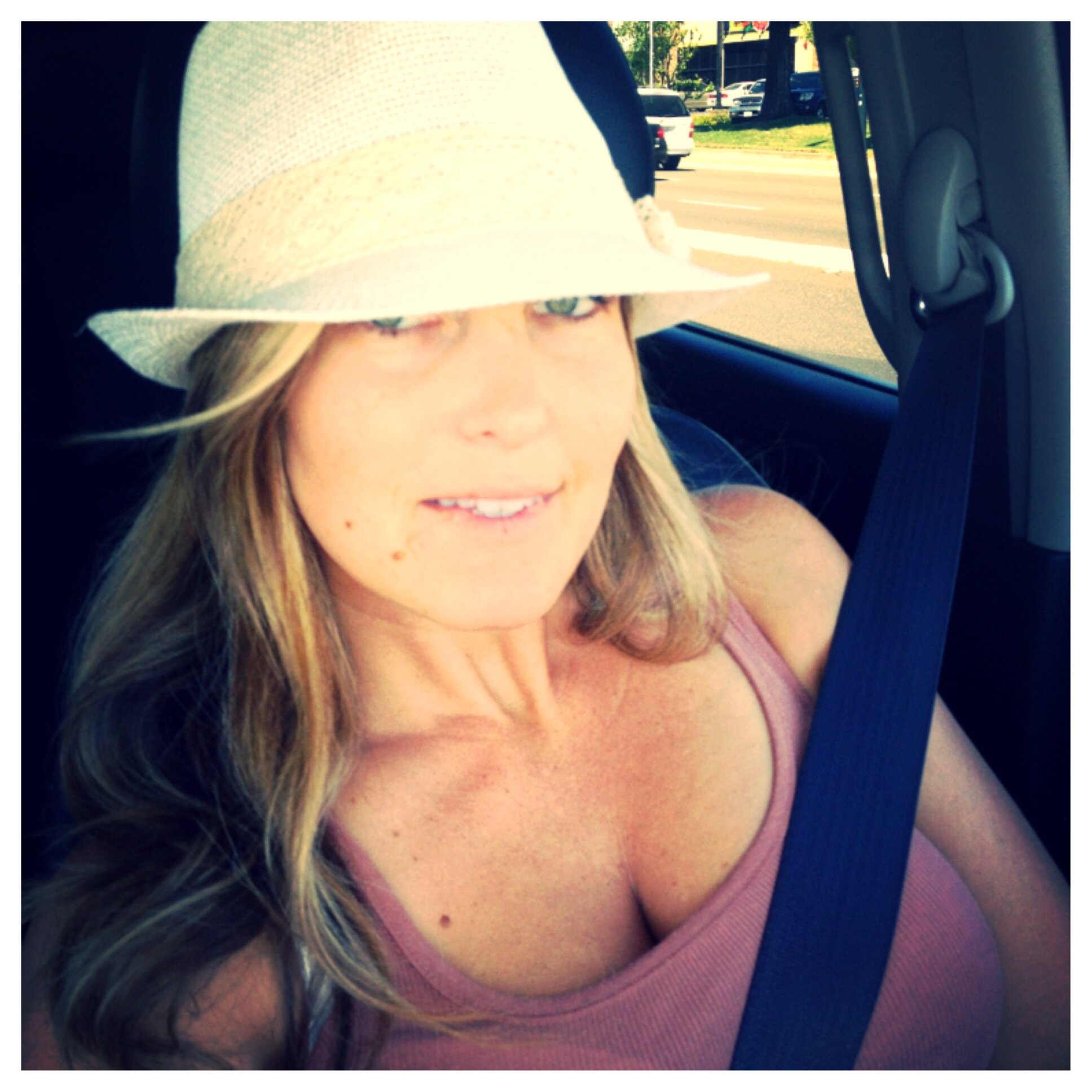 Proud mom of 4 boys! Love life, love adventures... thankful for all I have!