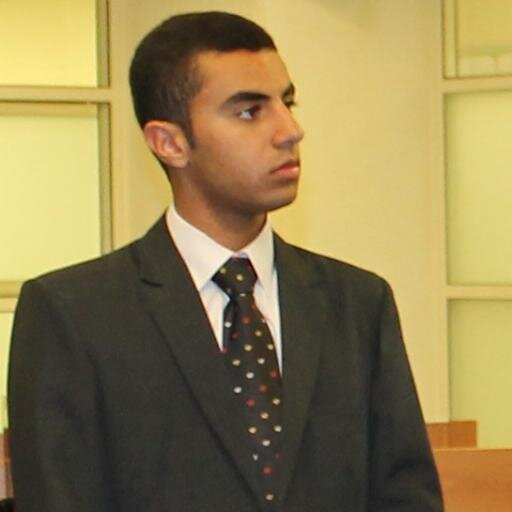 انا إنسان واضح سياسي محلل وناقد أبحث عن التفسيرات والحلول وأساهم وأوضح دروب الإصلاح المجتمع امانه ويجب على من يمتلك الأمانه اي يأديها حق الأداء