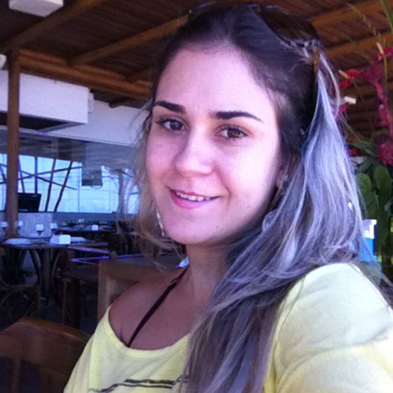 Bacharel em Ed.Física, apaixonada pela vida, verdadeira e amiga!