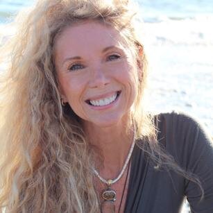I specialize in aligning all of your visual communication & branding with the vibrations of your purpose & passion so you can awaken to your divine prosperity!