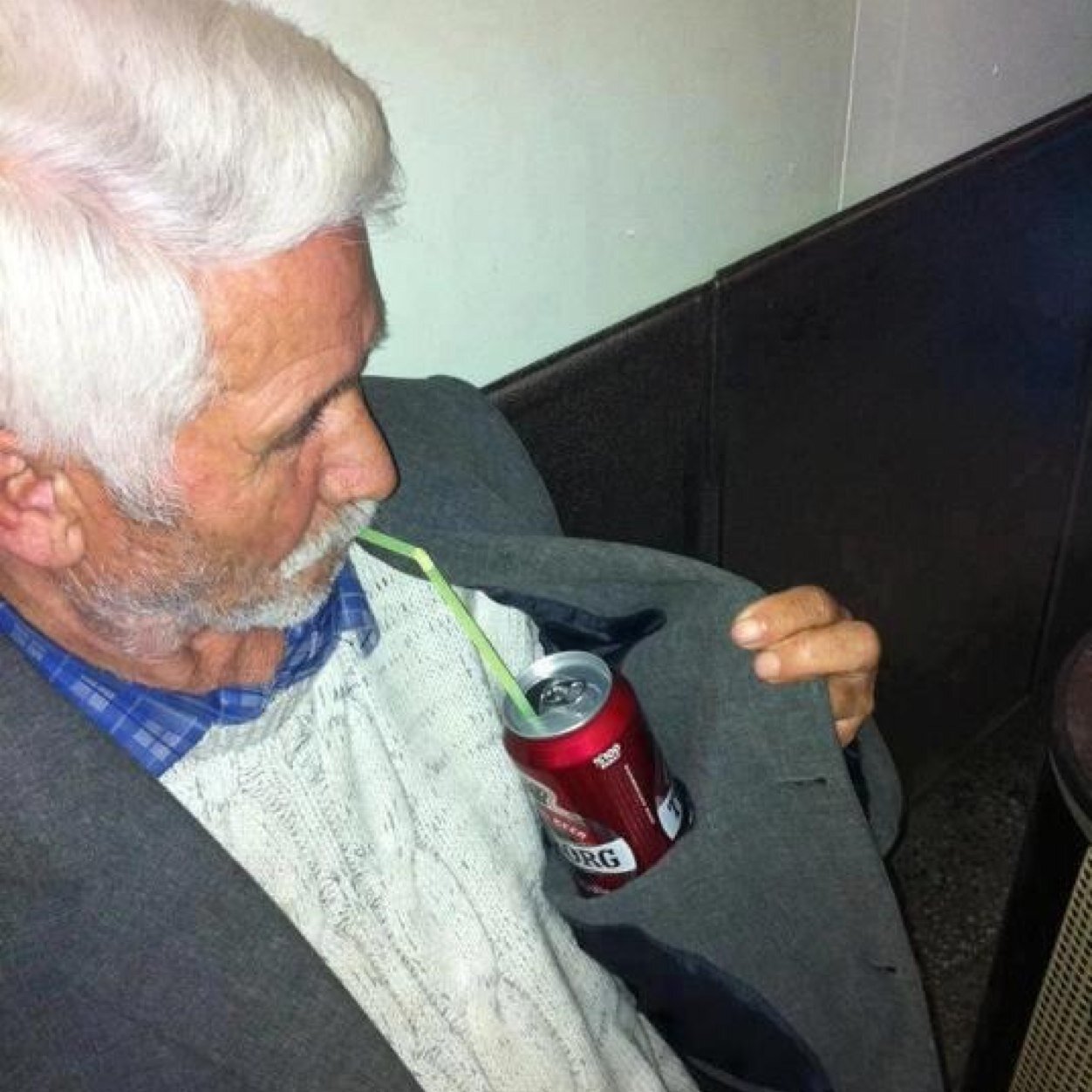 YRKKOCA's profile picture. 18 Yasinda Kalin Sikli Milli olamamiş Birlikte olacaği bayan arayan Genç İstanbul-Ankara. NOT= HERKEZ GİBİ 20-30 CM SİKİM YOK 13-14 CM ONEMLİ OLAN İSLEVİ