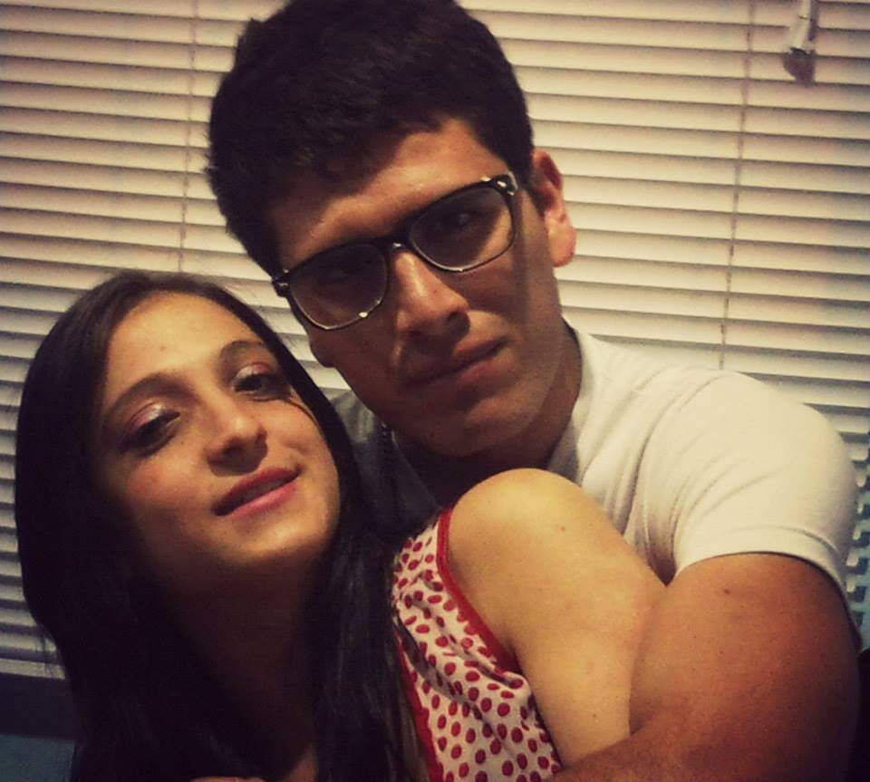 soy un chico descomplicado que se goza al maximo todo lo que hace disfruto cada momento de mi vida