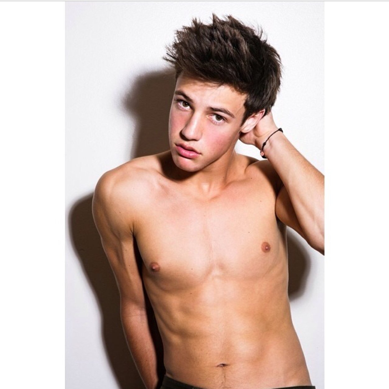 forthegalss's profile picture. Do it for the girls we need a little motivation too! All submits are anonymous! 

Snapchat: forthegalss