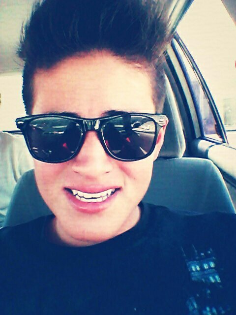 Am soy guapo ;3 pero si te burlas te doy en tu madr*