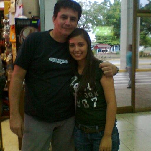 Lic. en Educacion Mencion Biologia Egresado de ULA en 1990. Comerciante de Autopartes. En la imagen junto a mi hija