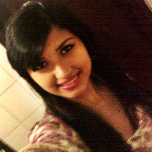 Soy Venezolana tengo 18 años de edad, estudio ingeniera  en sistema de calidad y Ambiente :)