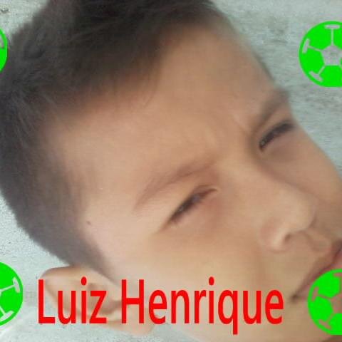 Vídeo game , internet ,deus da guerra , Twitter ,jogos de aventura  e musica do RBD ...** , e musicas do shake it Up .. e da bella thorne ...