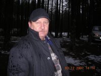 Смотрю в зеркало.... вроде ничё так... красивая... подхожу ближе, присматриваюсь.... ё-моё... БОГИНЯ!)))